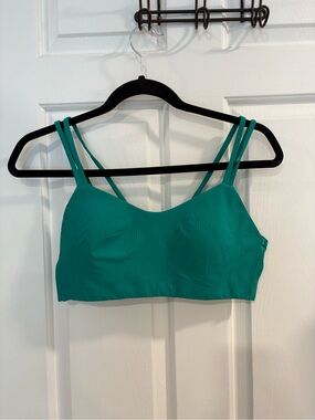 Lululemon athletica like a cloud bra light support b/c Kelly green size 10